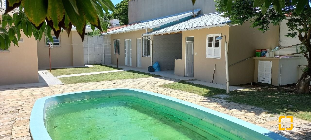 Terreno com 825m², no bairro Balneário em Florianópolis