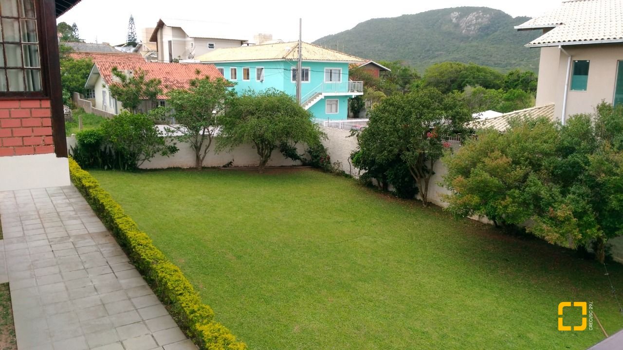 Casa com 384m², 5 quartos, 4 garagens, no bairro Ingleses do Rio Vermelho em Florianópolis