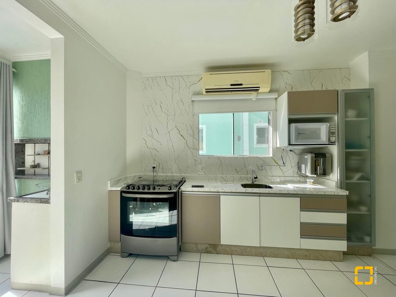 Apartamento com 92m², 5 quartos (sendo 2 suítes), 1 garagem, no bairro Ingleses em Florianópolis
