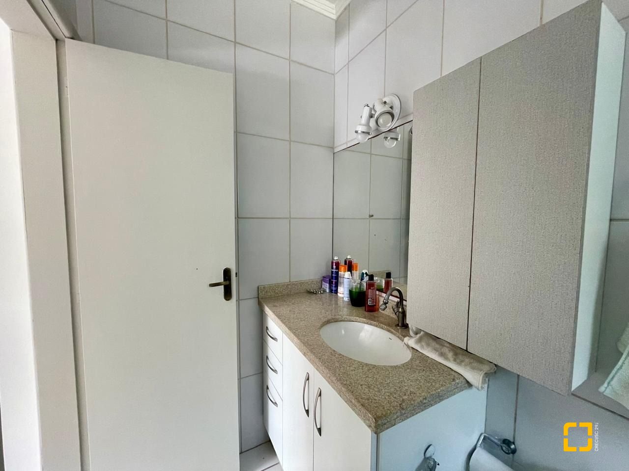 Apartamento com 92m², 5 quartos (sendo 2 suítes), 1 garagem, no bairro Ingleses em Florianópolis