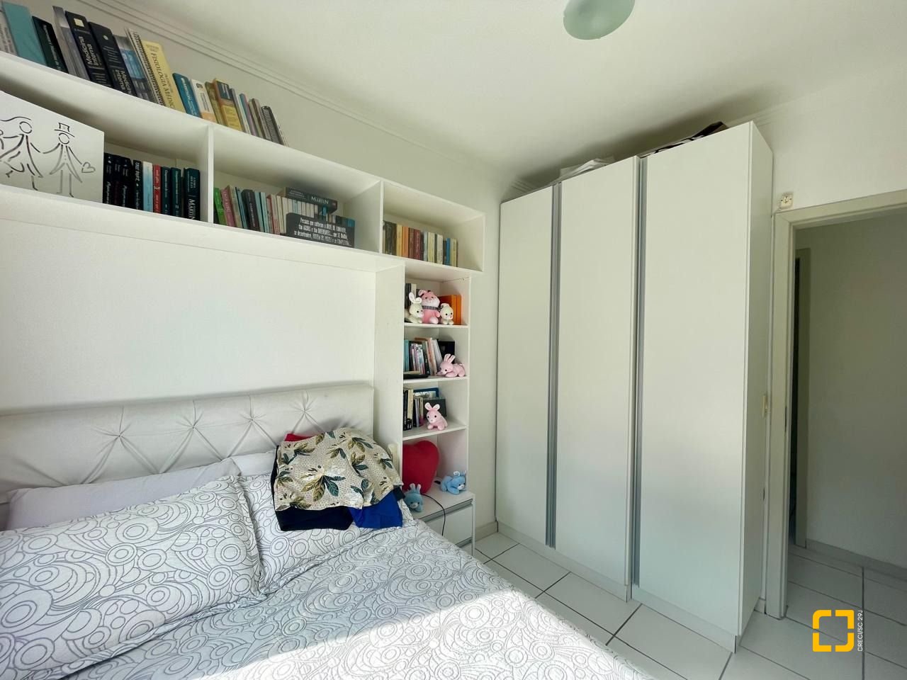 Apartamento com 92m², 5 quartos (sendo 2 suítes), 1 garagem, no bairro Ingleses em Florianópolis