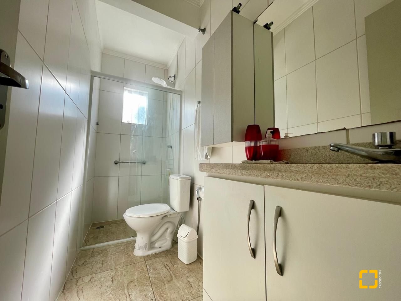 Apartamento com 92m², 5 quartos (sendo 2 suítes), 1 garagem, no bairro Ingleses em Florianópolis