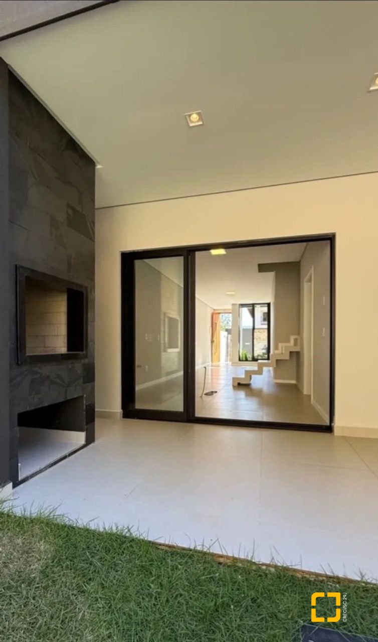 Casa com 153m², 3 quartos (sendo 1 suíte), 1 garagem, no bairro Ipiranga em São José