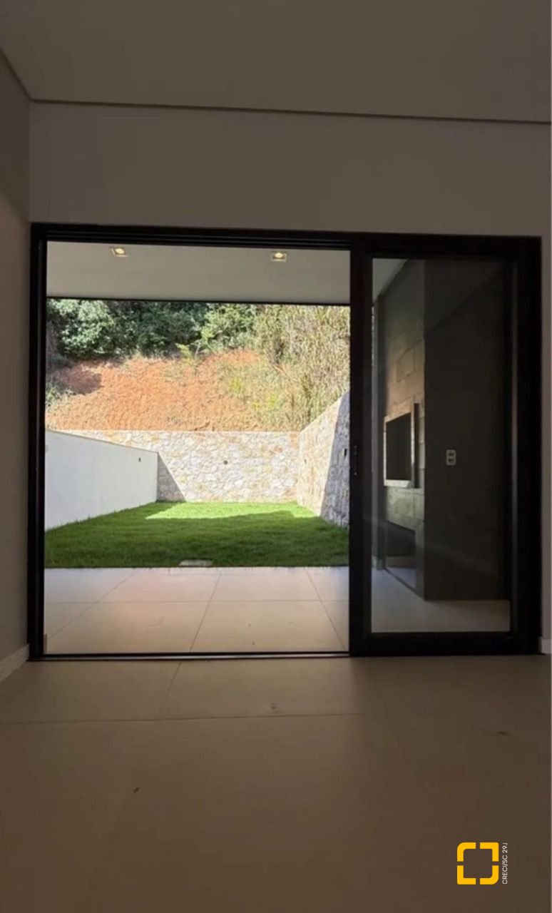 Casa com 153m², 3 quartos (sendo 1 suíte), 1 garagem, no bairro Ipiranga em São José
