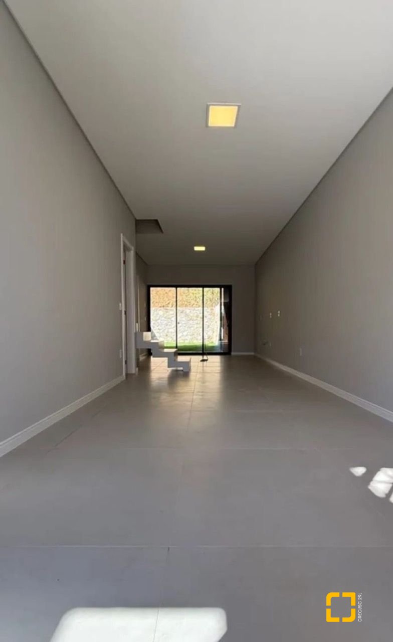 Casa com 153m², 3 quartos (sendo 1 suíte), 1 garagem, no bairro Ipiranga em São José