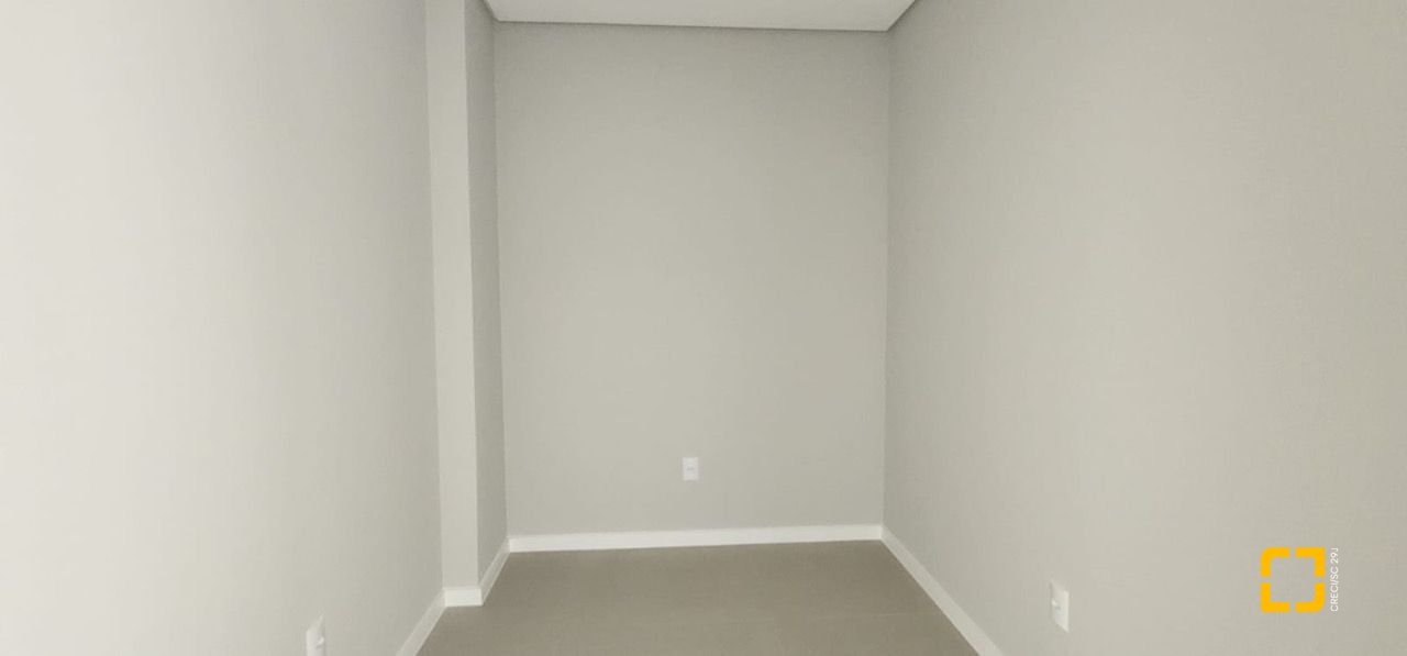Casa com 153m², 3 quartos (sendo 1 suíte), 1 garagem, no bairro Ipiranga em São José