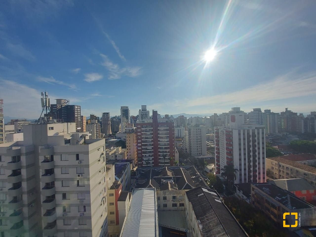 Apartamento com 214m², 6 quartos (sendo 2 suítes), 2 garagens, no bairro Centro em Florianópolis