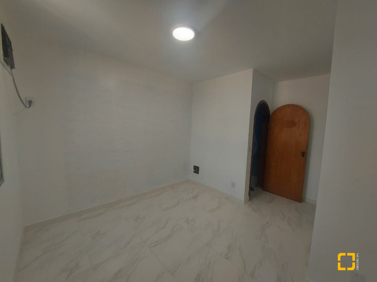Apartamento com 214m², 6 quartos (sendo 2 suítes), 2 garagens, no bairro Centro em Florianópolis