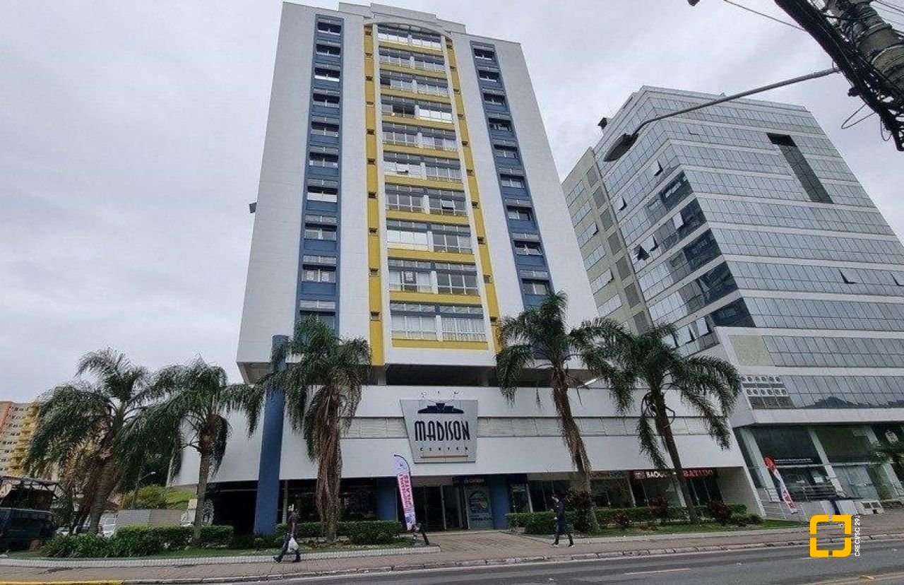 Sala com 23m², 1 garagem, no bairro Carvoeira em Florianópolis