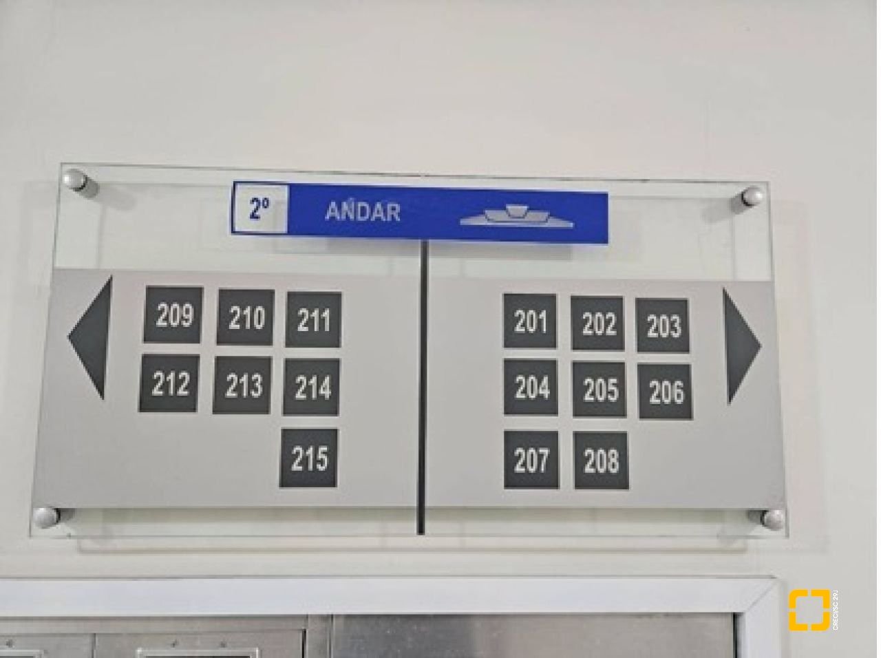 Sala com 23m², 1 garagem, no bairro Carvoeira em Florianópolis