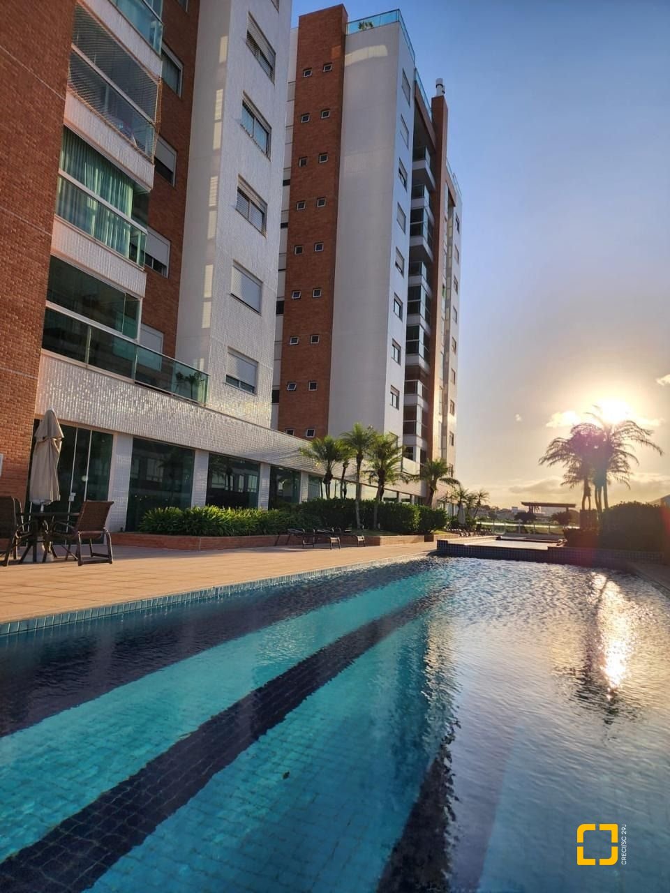 Apartamento com 109m², 4 quartos (sendo 1 suíte), 2 garagens, no bairro Jardim Atlântico em Florianópolis