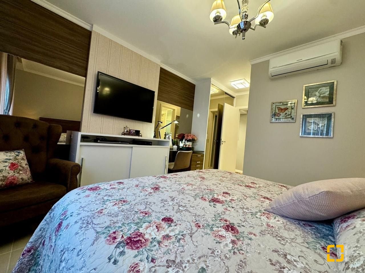 Apartamento com 109m², 4 quartos (sendo 1 suíte), 2 garagens, no bairro Jardim Atlântico em Florianópolis