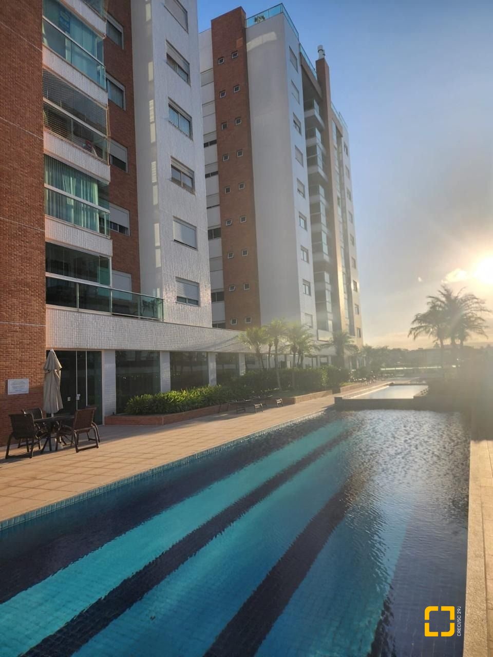 Apartamento com 109m², 4 quartos (sendo 1 suíte), 2 garagens, no bairro Jardim Atlântico em Florianópolis