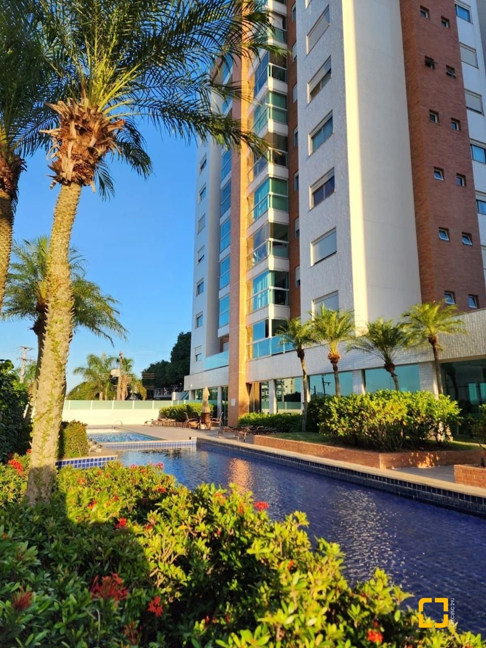 Apartamento com 109m², 4 quartos (sendo 1 suíte), 2 garagens, no bairro Jardim Atlântico em Florianópolis
