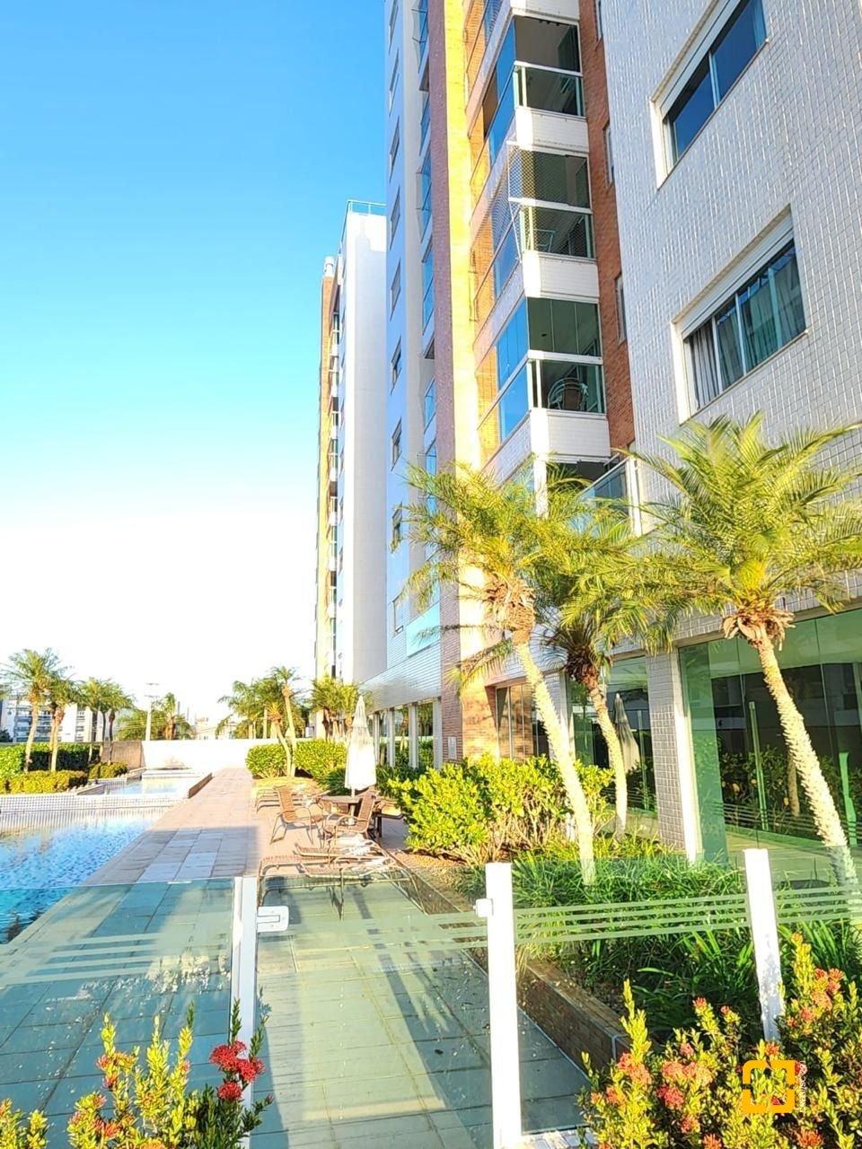 Apartamento com 109m², 4 quartos (sendo 1 suíte), 2 garagens, no bairro Jardim Atlântico em Florianópolis