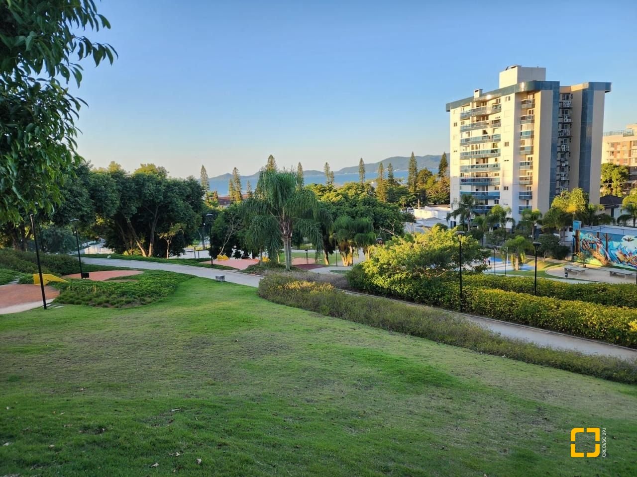 Apartamento com 109m², 4 quartos (sendo 1 suíte), 2 garagens, no bairro Jardim Atlântico em Florianópolis