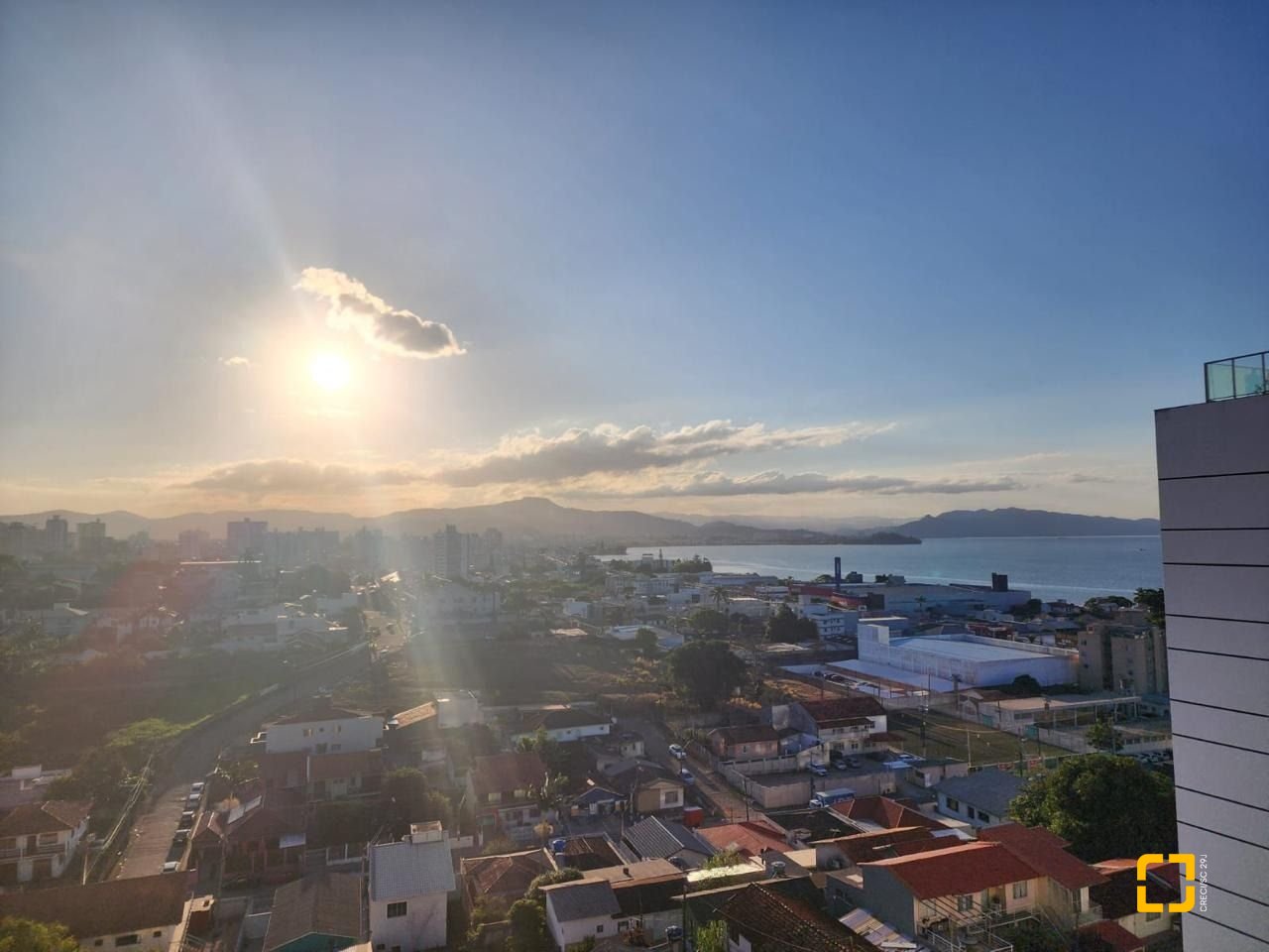 Apartamento com 109m², 4 quartos (sendo 1 suíte), 2 garagens, no bairro Jardim Atlântico em Florianópolis
