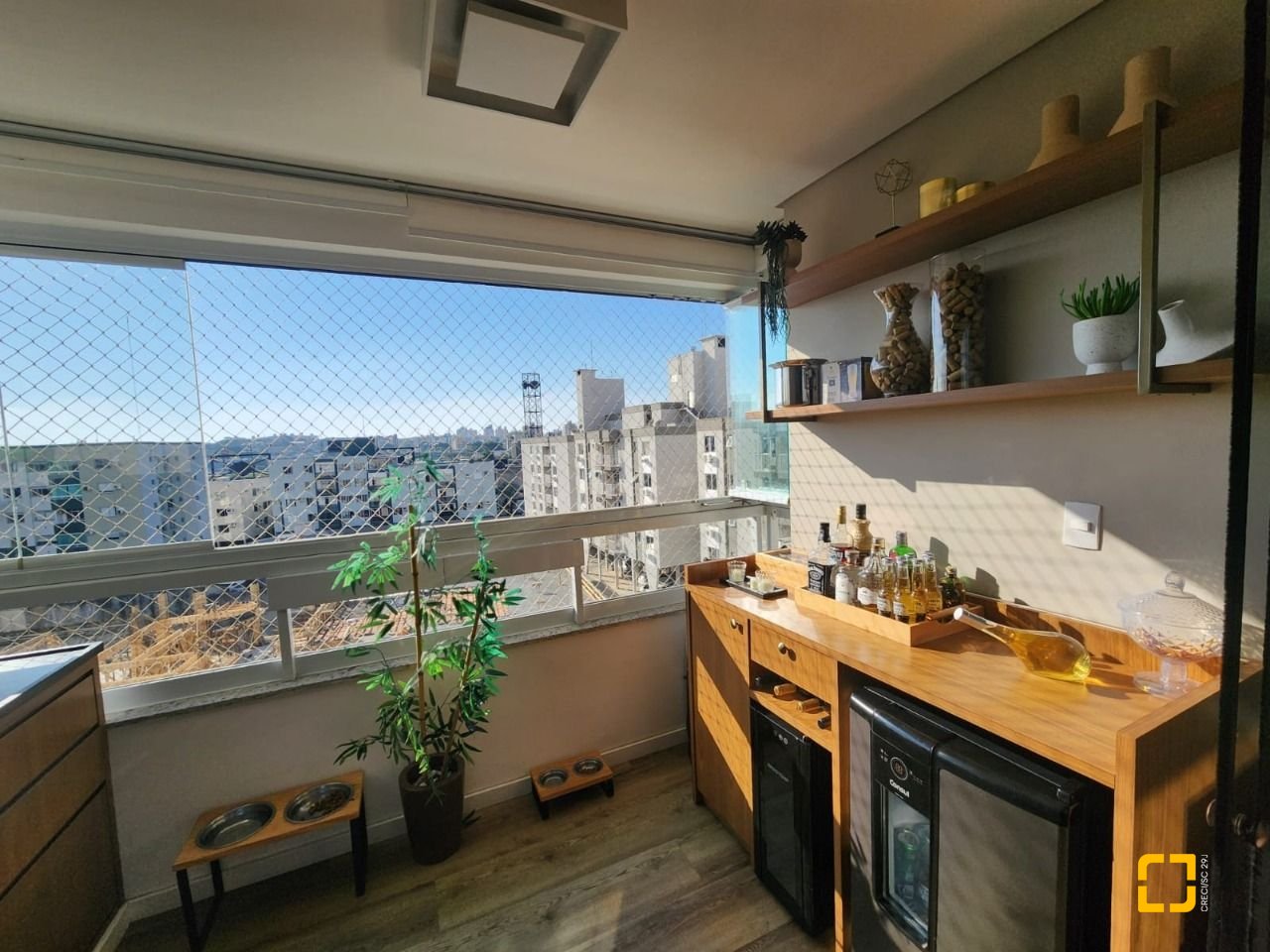 Apartamento com 111m², 4 quartos (sendo 1 suíte), 4 garagens, no bairro Abraão em Florianópolis