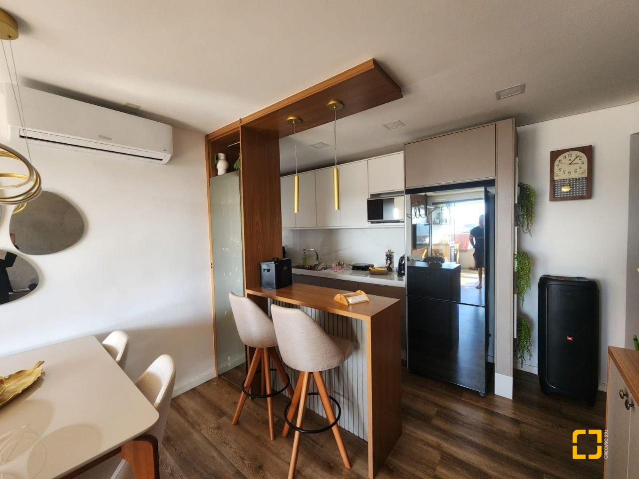 Apartamento com 111m², 4 quartos (sendo 1 suíte), 4 garagens, no bairro Abraão em Florianópolis