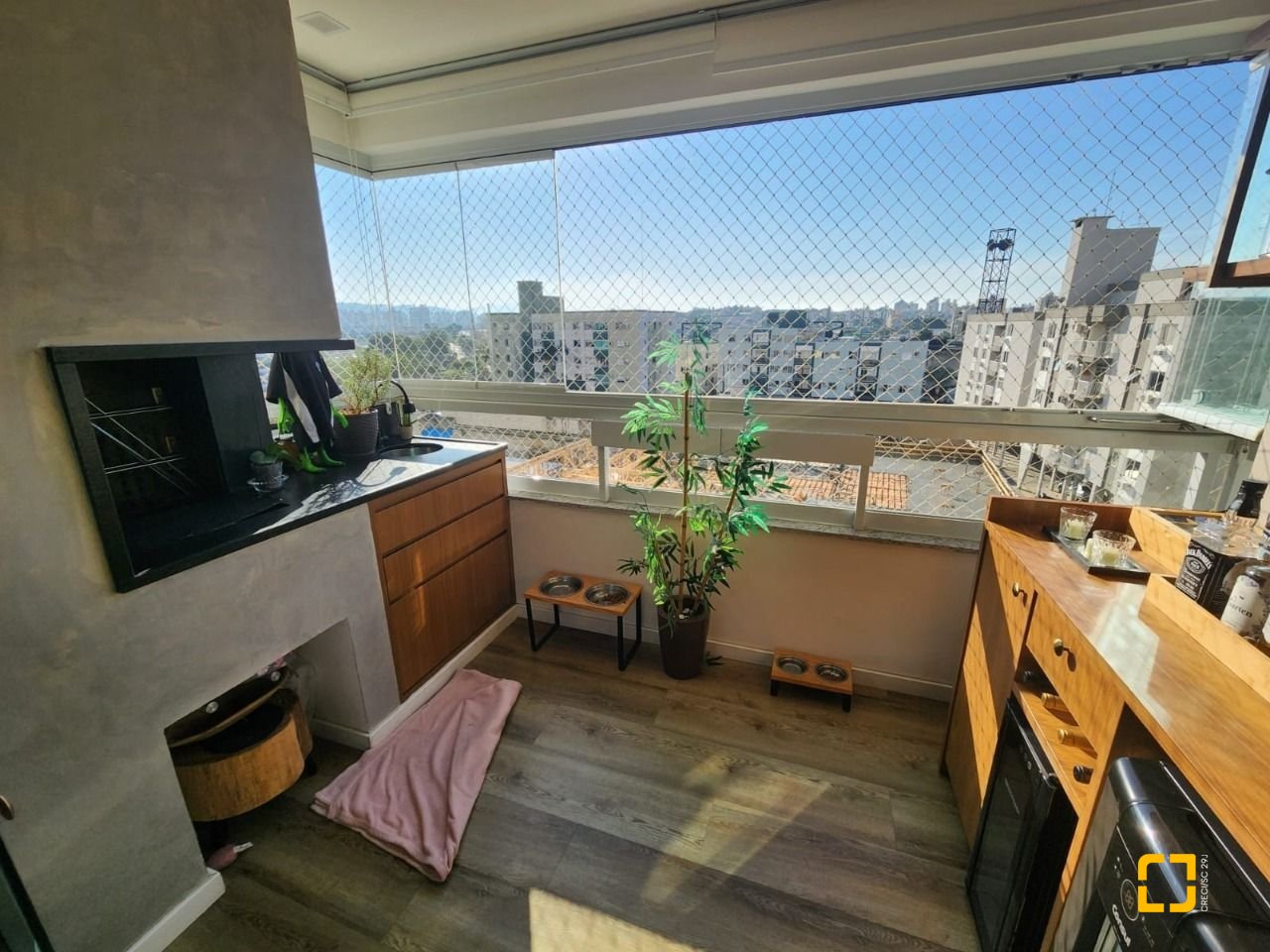 Apartamento com 111m², 4 quartos (sendo 1 suíte), 4 garagens, no bairro Abraão em Florianópolis