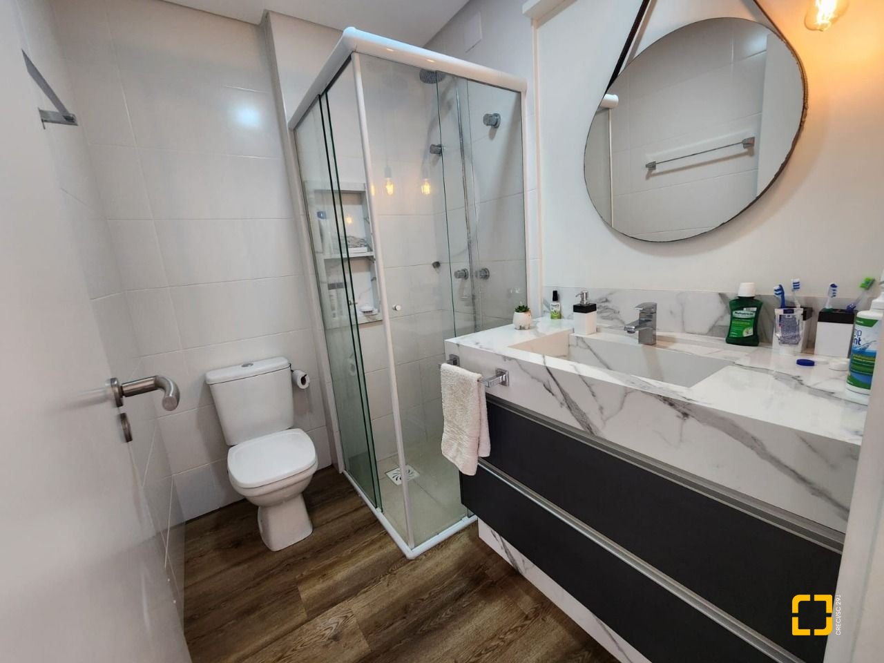 Apartamento com 111m², 4 quartos (sendo 1 suíte), 4 garagens, no bairro Abraão em Florianópolis