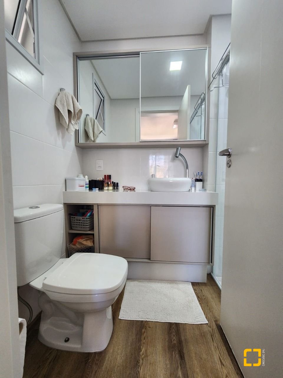 Apartamento com 111m², 4 quartos (sendo 1 suíte), 4 garagens, no bairro Abraão em Florianópolis