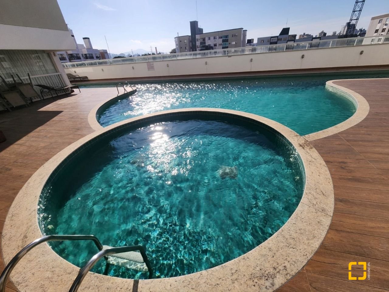 Apartamento com 111m², 4 quartos (sendo 1 suíte), 4 garagens, no bairro Abraão em Florianópolis