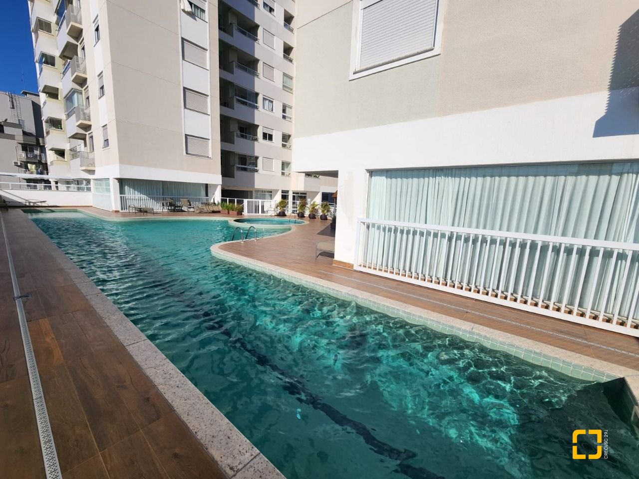 Apartamento com 111m², 4 quartos (sendo 1 suíte), 4 garagens, no bairro Abraão em Florianópolis