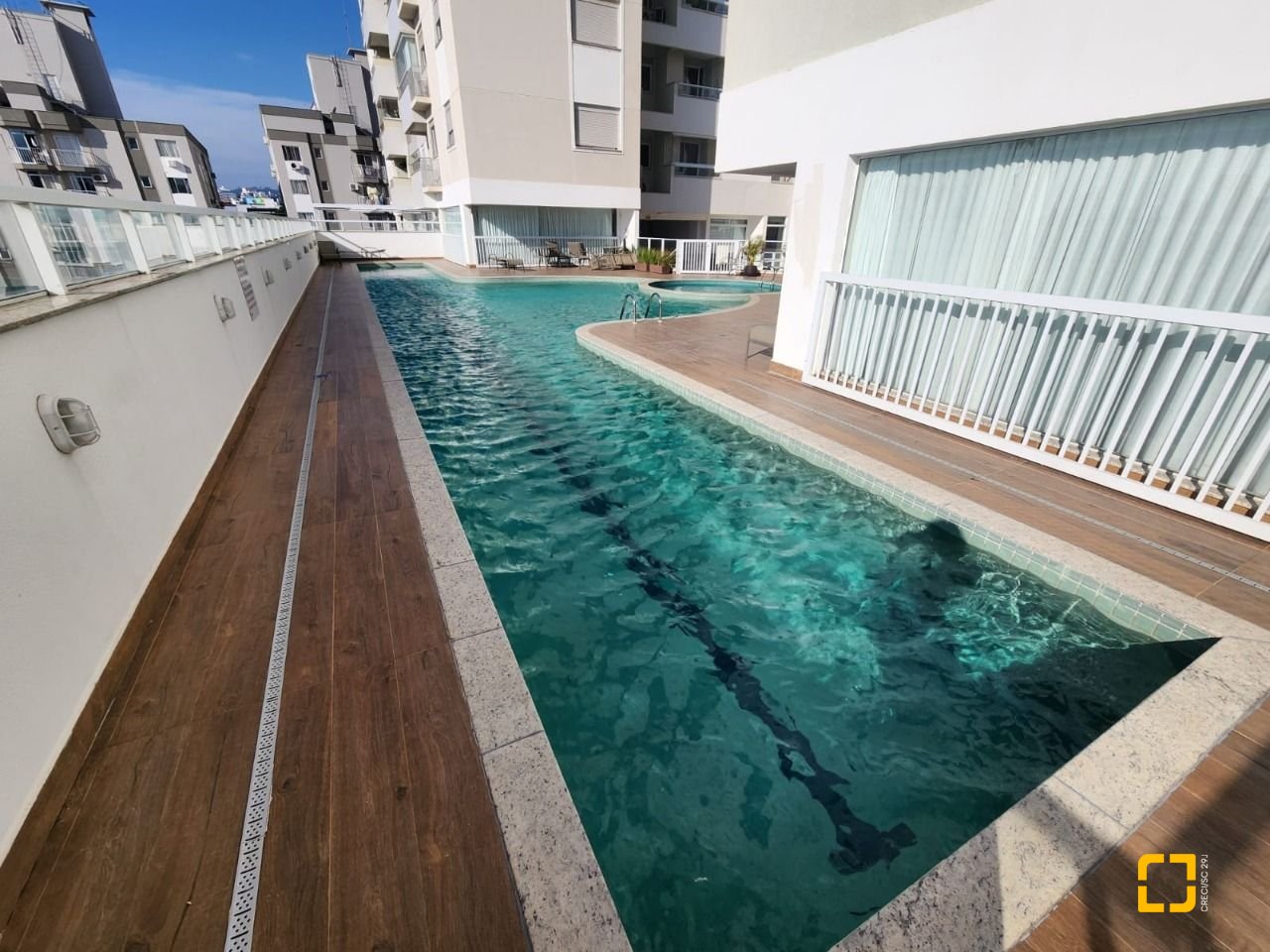 Apartamento com 111m², 4 quartos (sendo 1 suíte), 4 garagens, no bairro Abraão em Florianópolis