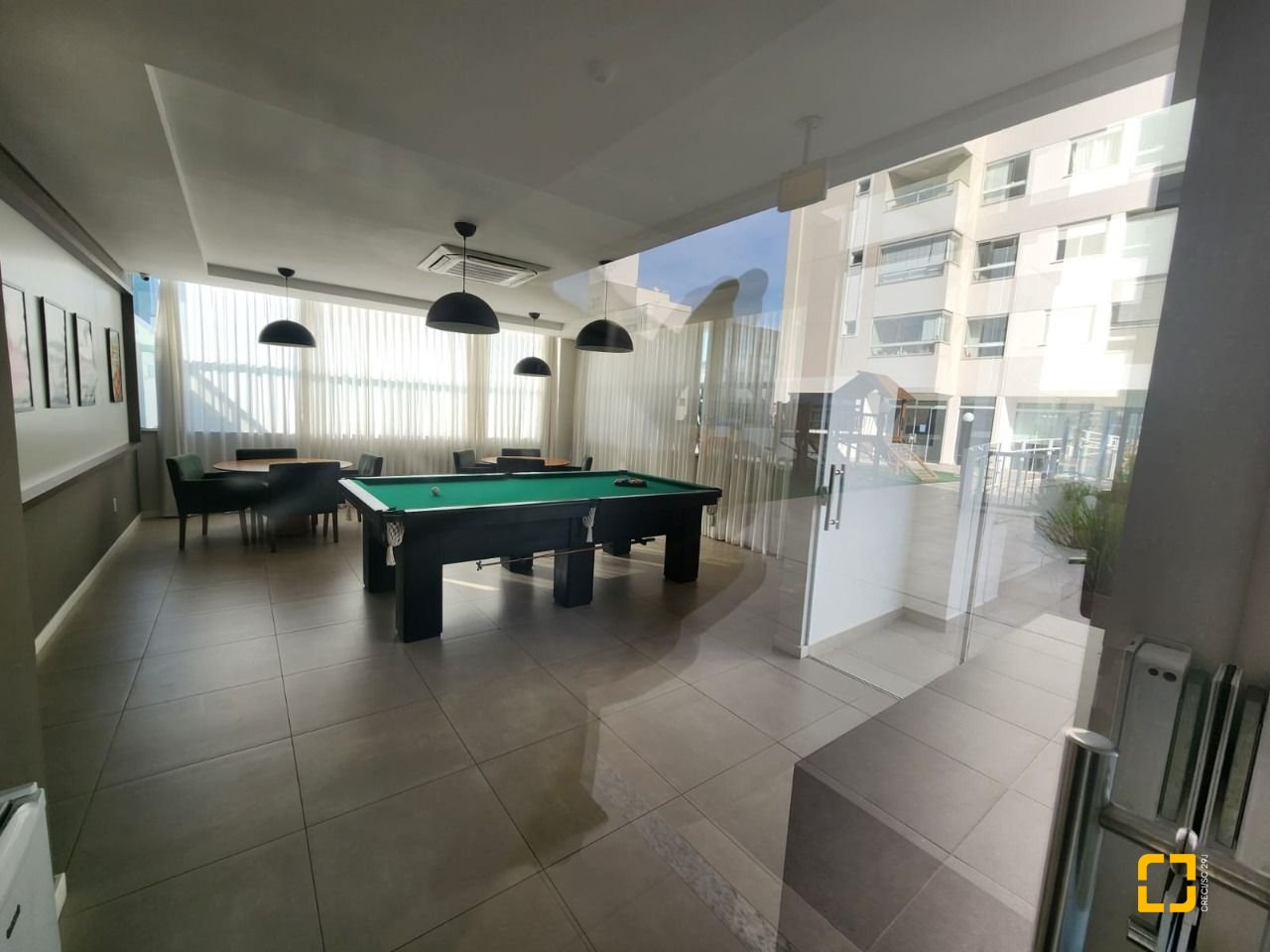 Apartamento com 111m², 4 quartos (sendo 1 suíte), 4 garagens, no bairro Abraão em Florianópolis