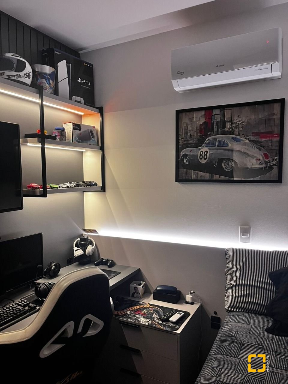 Apartamento com 111m², 4 quartos (sendo 1 suíte), 4 garagens, no bairro Abraão em Florianópolis