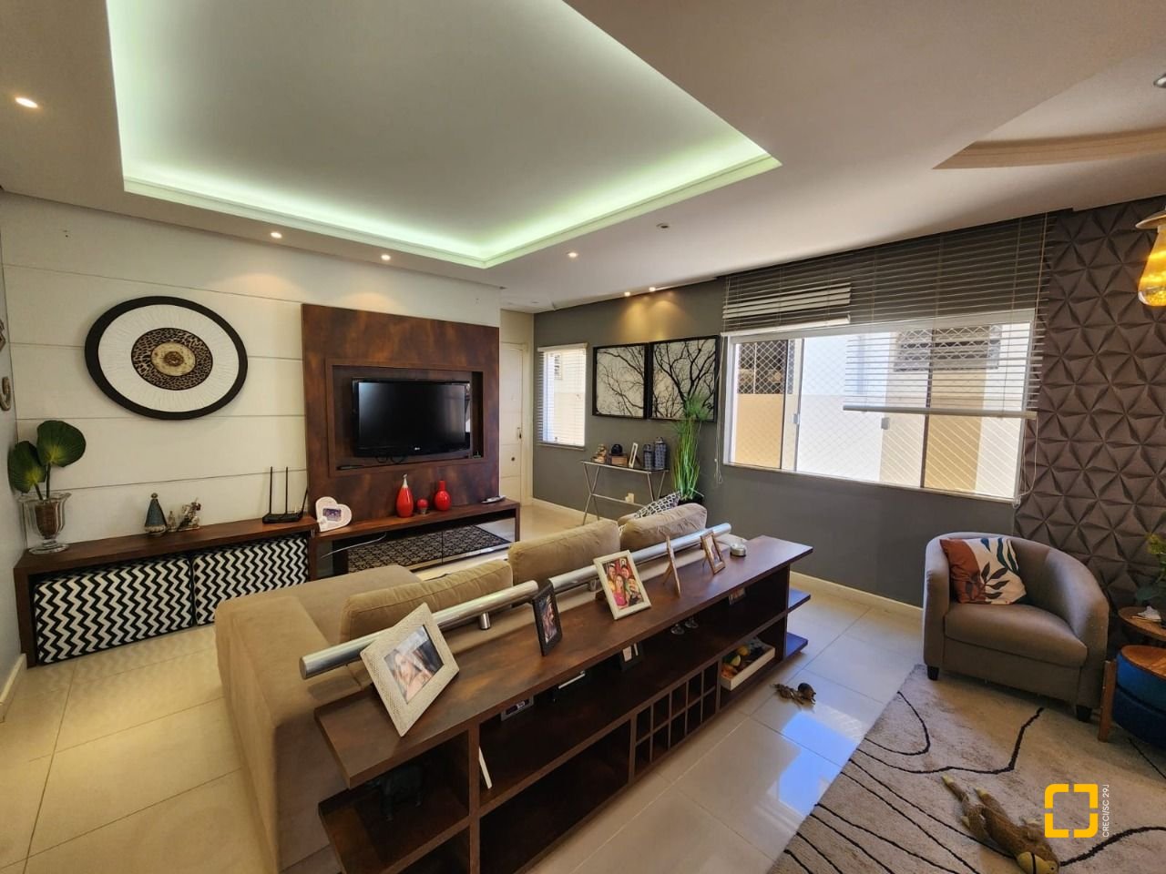 Casa com 204m², 5 quartos (sendo 1 suíte), 4 garagens, no bairro Agronômica em Florianópolis