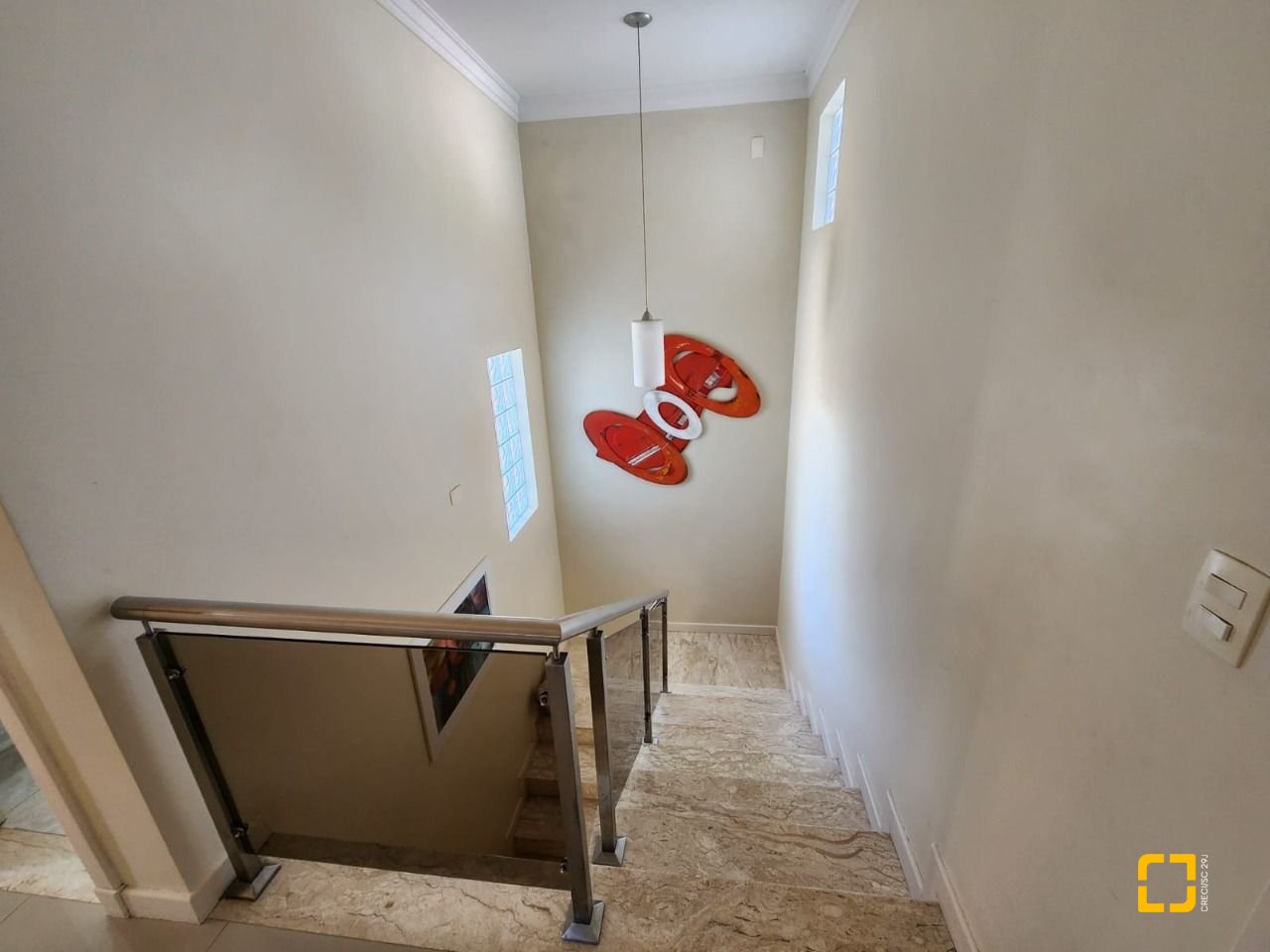 Casa com 204m², 5 quartos (sendo 1 suíte), 4 garagens, no bairro Agronômica em Florianópolis