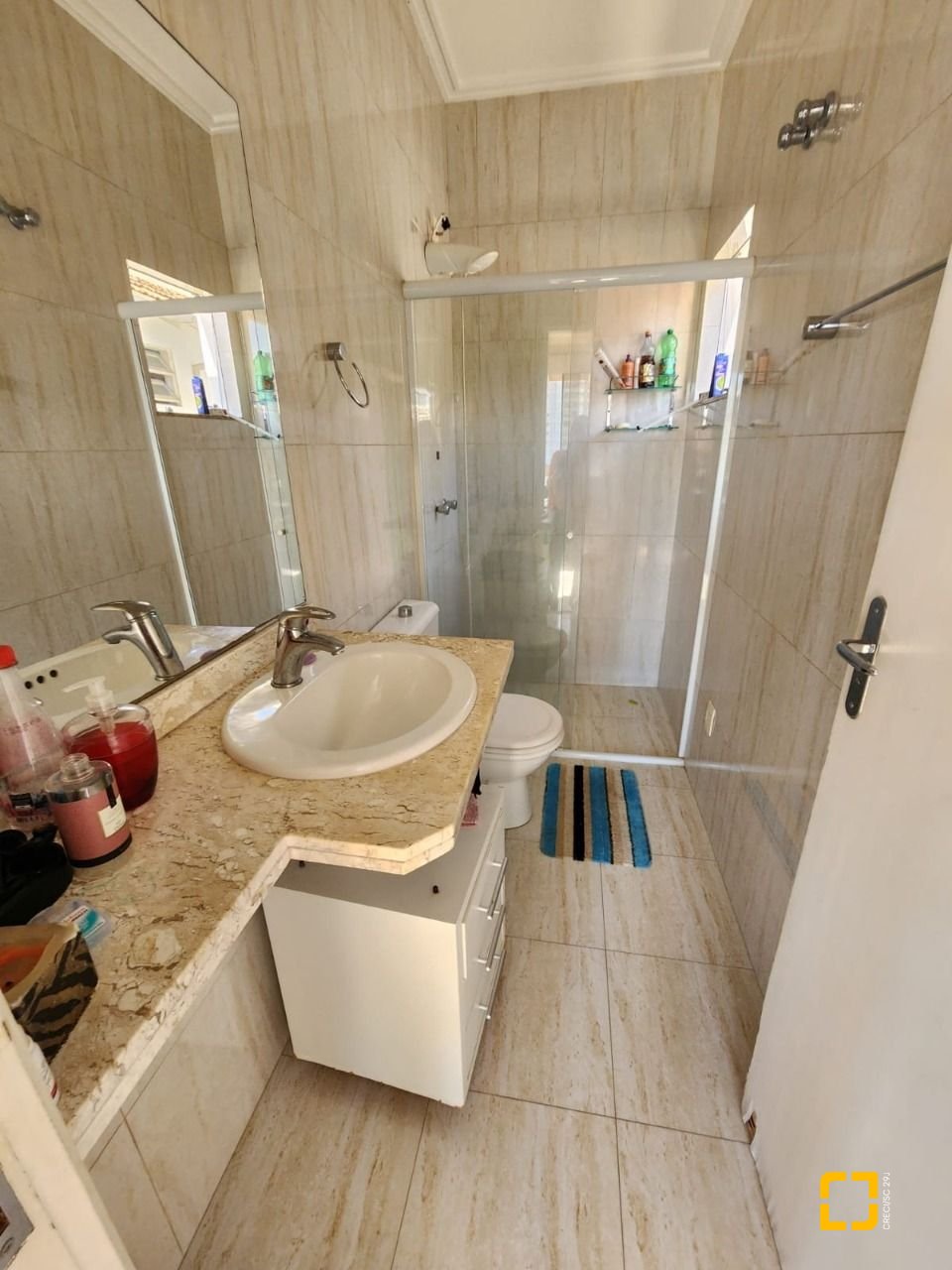 Casa com 204m², 5 quartos (sendo 1 suíte), 4 garagens, no bairro Agronômica em Florianópolis