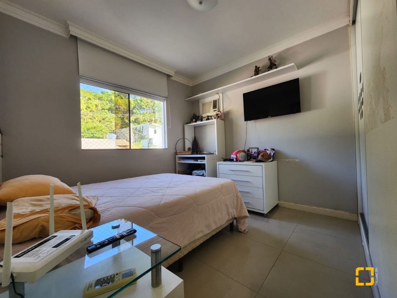 Casa com 204m², 5 quartos (sendo 1 suíte), 4 garagens, no bairro Agronômica em Florianópolis