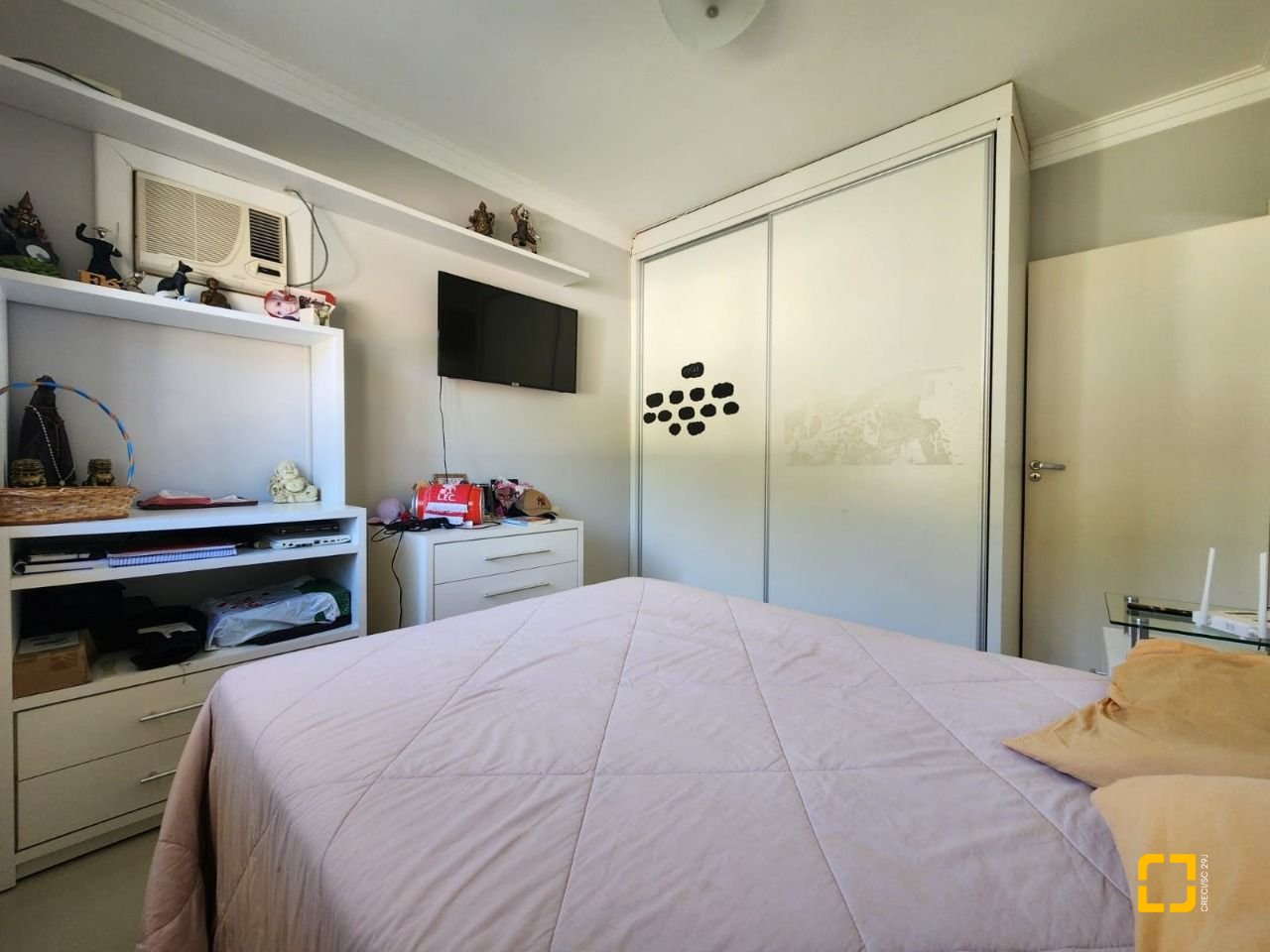 Casa com 204m², 5 quartos (sendo 1 suíte), 4 garagens, no bairro Agronômica em Florianópolis