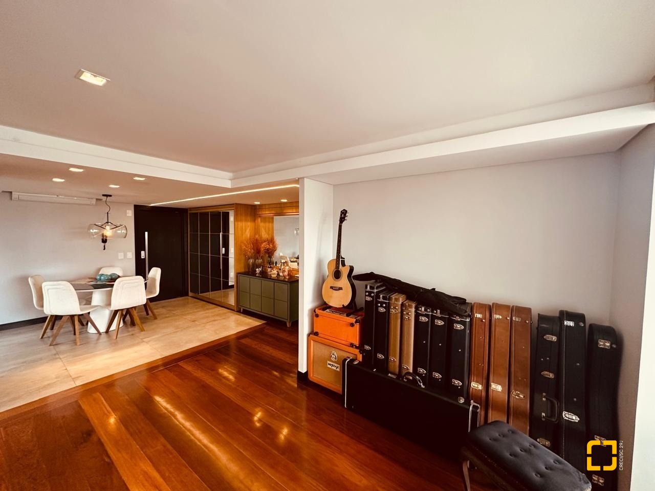 Apartamento com 170m², 3 quartos (sendo 1 suíte), 2 garagens, no bairro Balneário em Florianópolis