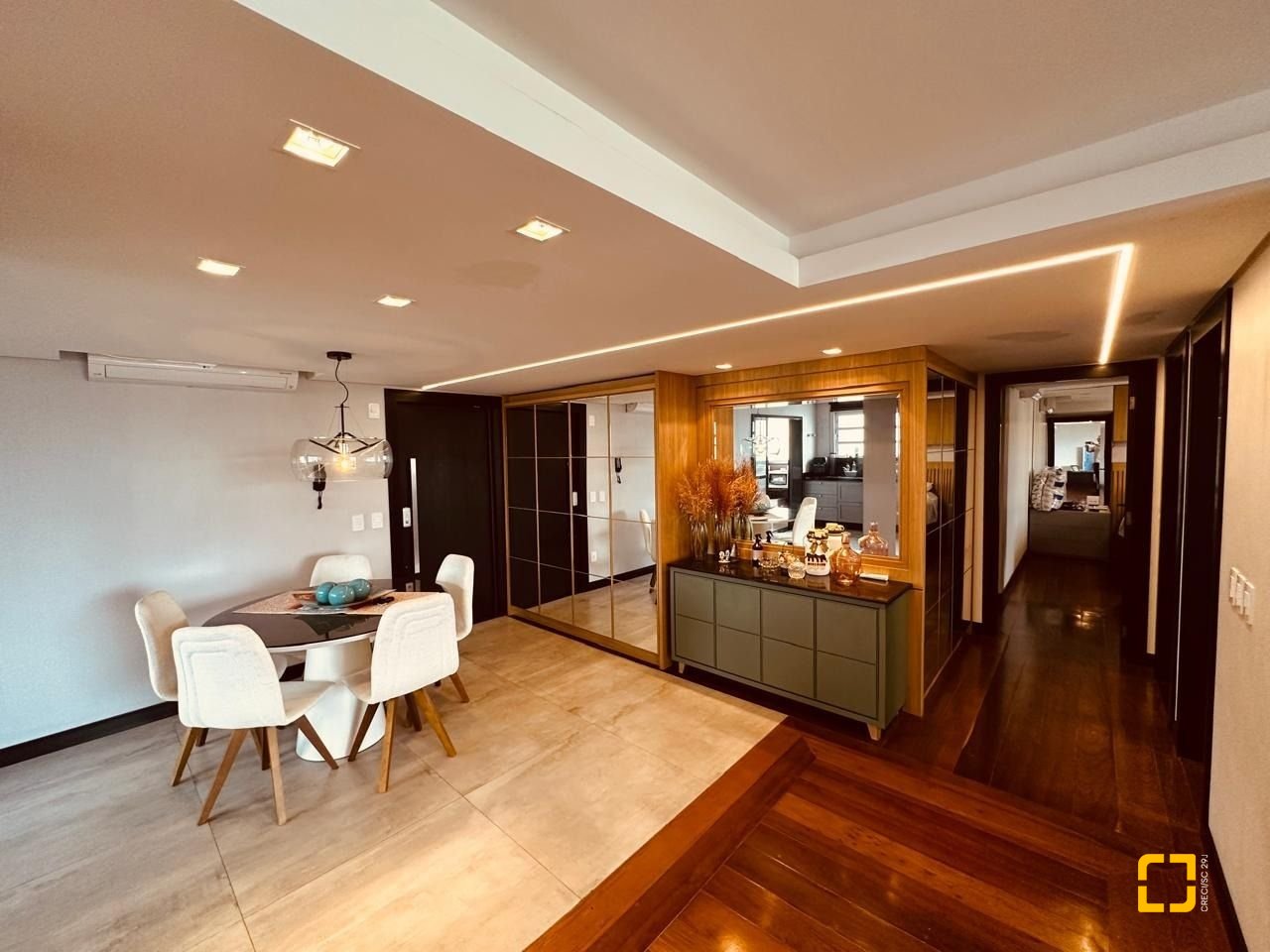 Apartamento com 170m², 3 quartos (sendo 1 suíte), 2 garagens, no bairro Balneário em Florianópolis