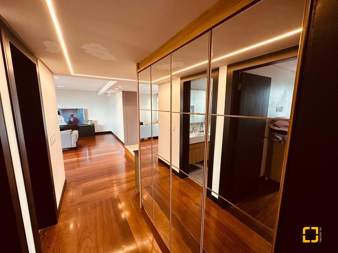 Apartamento com 170m², 3 quartos (sendo 1 suíte), 2 garagens, no bairro Balneário em Florianópolis