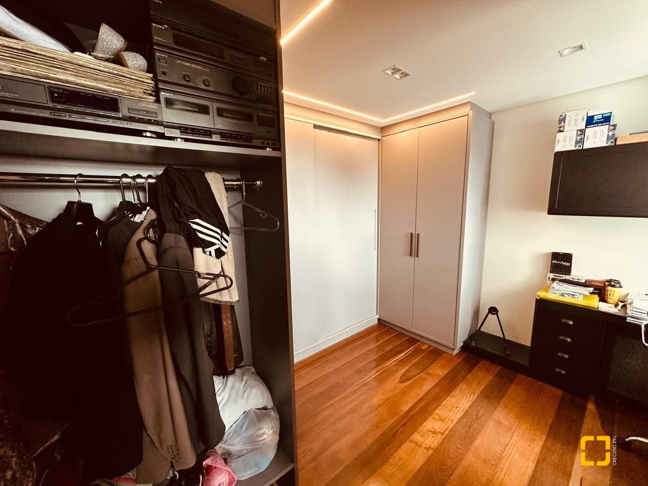 Apartamento com 170m², 3 quartos (sendo 1 suíte), 2 garagens, no bairro Balneário em Florianópolis