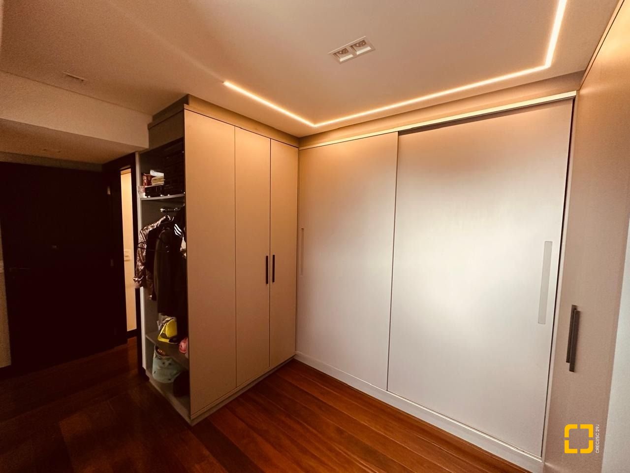 Apartamento com 170m², 3 quartos (sendo 1 suíte), 2 garagens, no bairro Balneário em Florianópolis