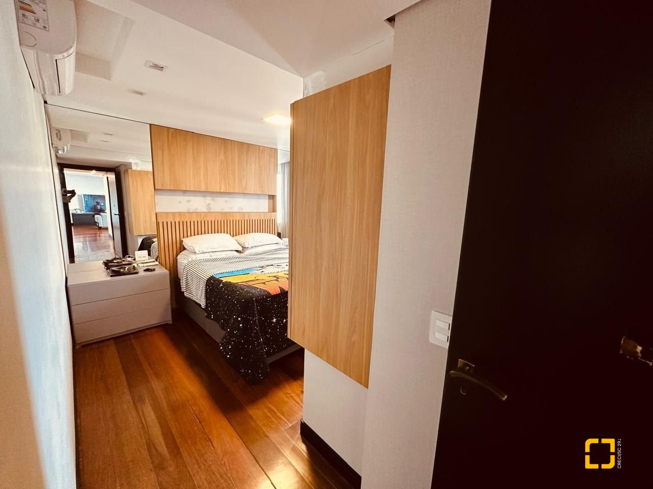 Apartamento com 170m², 3 quartos (sendo 1 suíte), 2 garagens, no bairro Balneário em Florianópolis