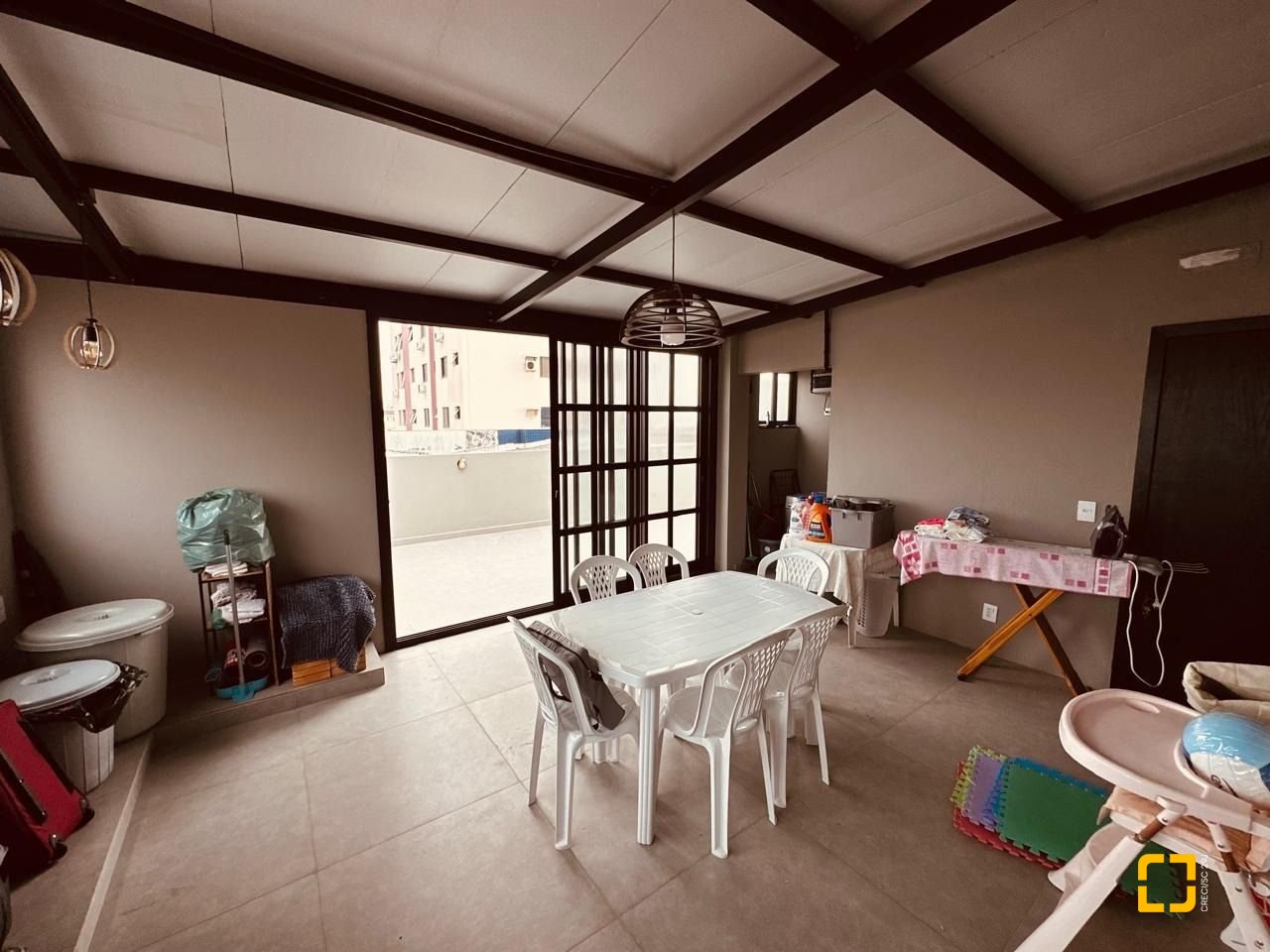 Apartamento com 170m², 3 quartos (sendo 1 suíte), 2 garagens, no bairro Balneário em Florianópolis