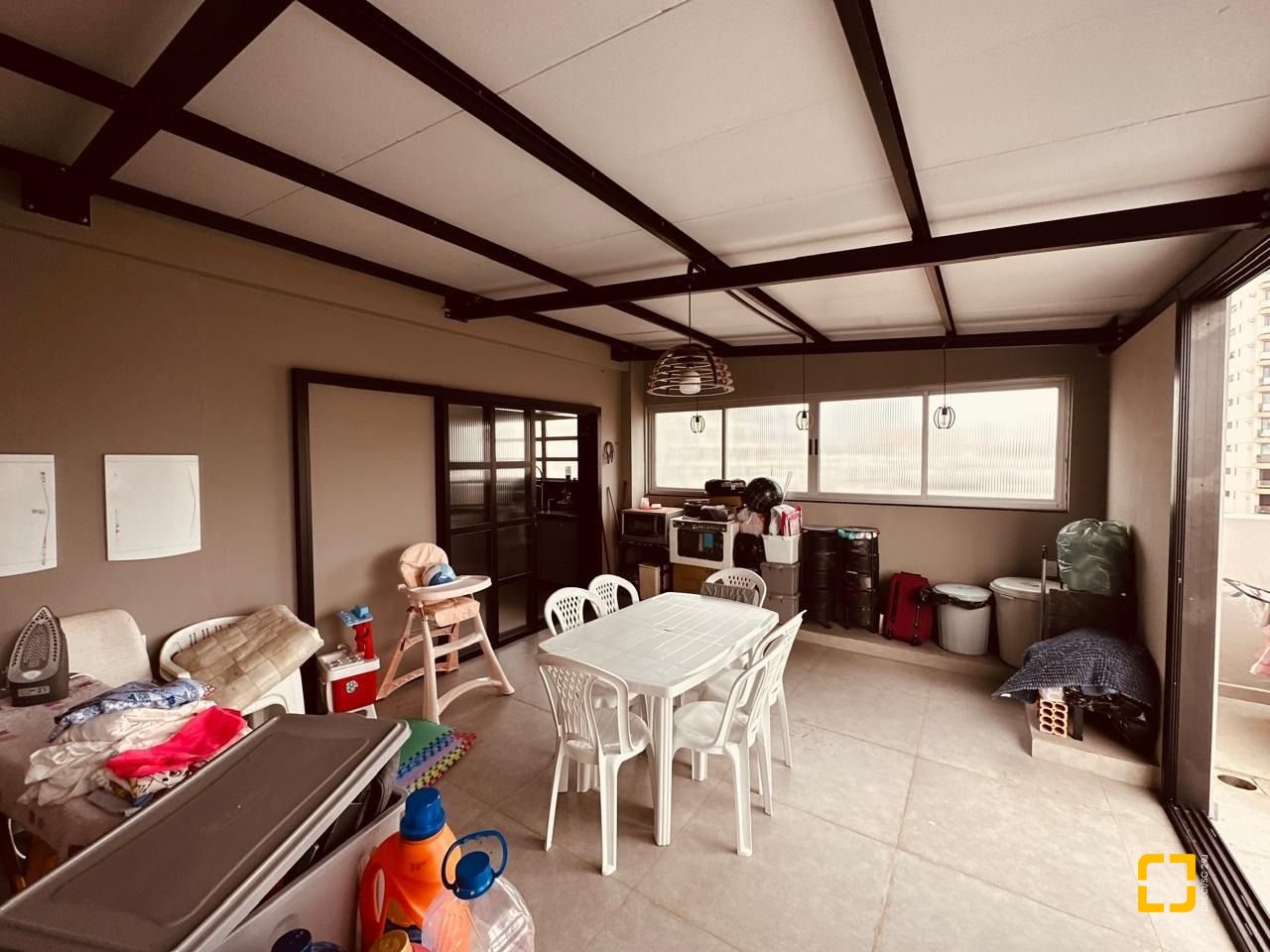 Apartamento com 170m², 3 quartos (sendo 1 suíte), 2 garagens, no bairro Balneário em Florianópolis