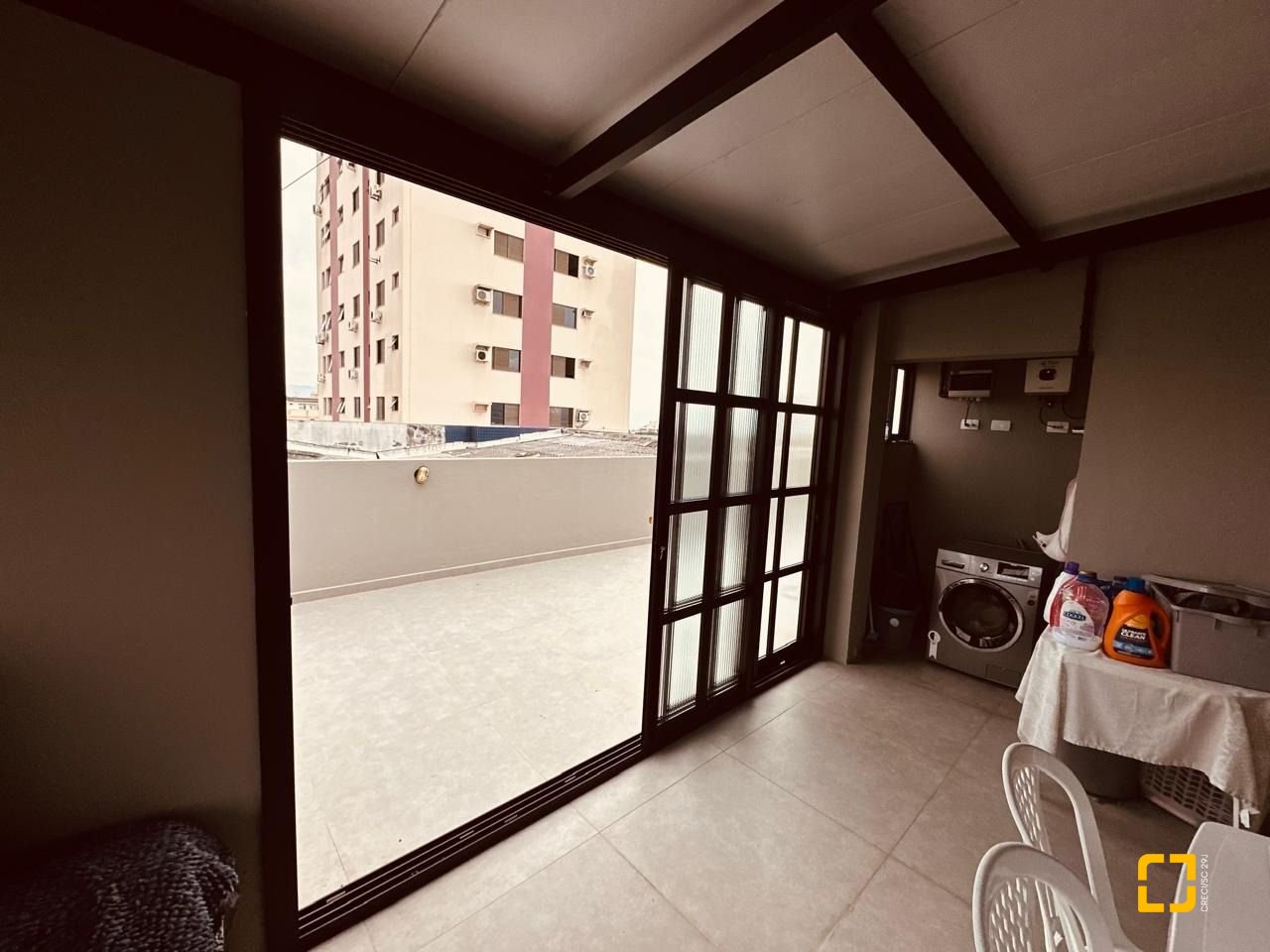 Apartamento com 170m², 3 quartos (sendo 1 suíte), 2 garagens, no bairro Balneário em Florianópolis