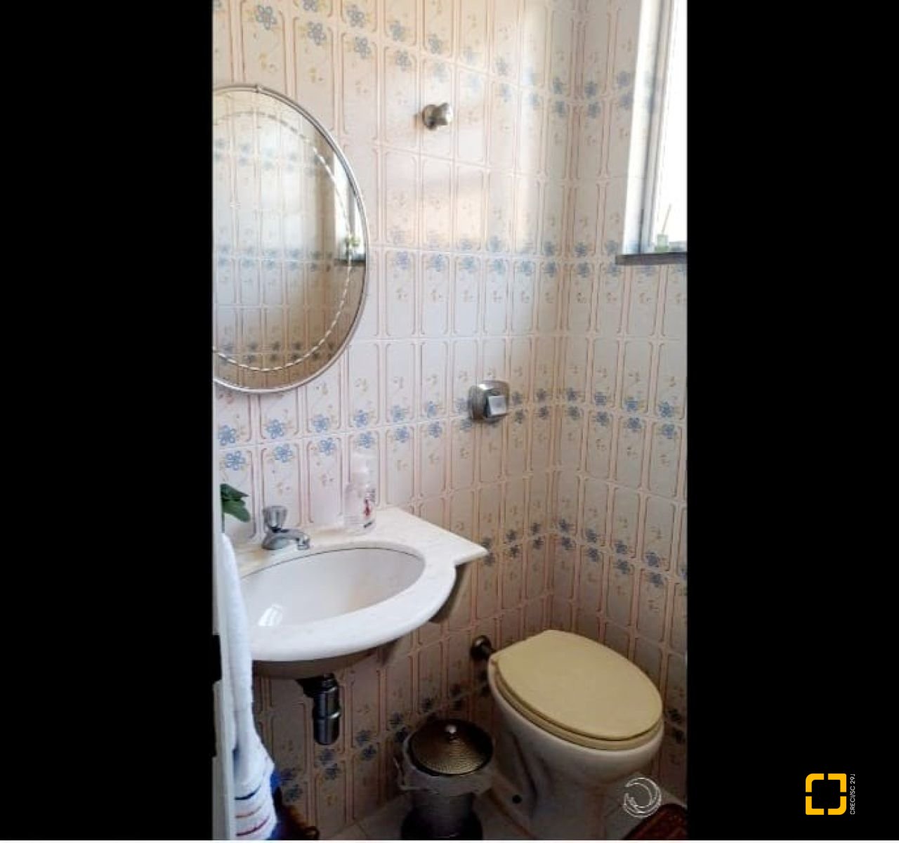Casa com 315m², 8 quartos (sendo 3 suítes), 3 garagens, no bairro Capoeiras em Florianópolis