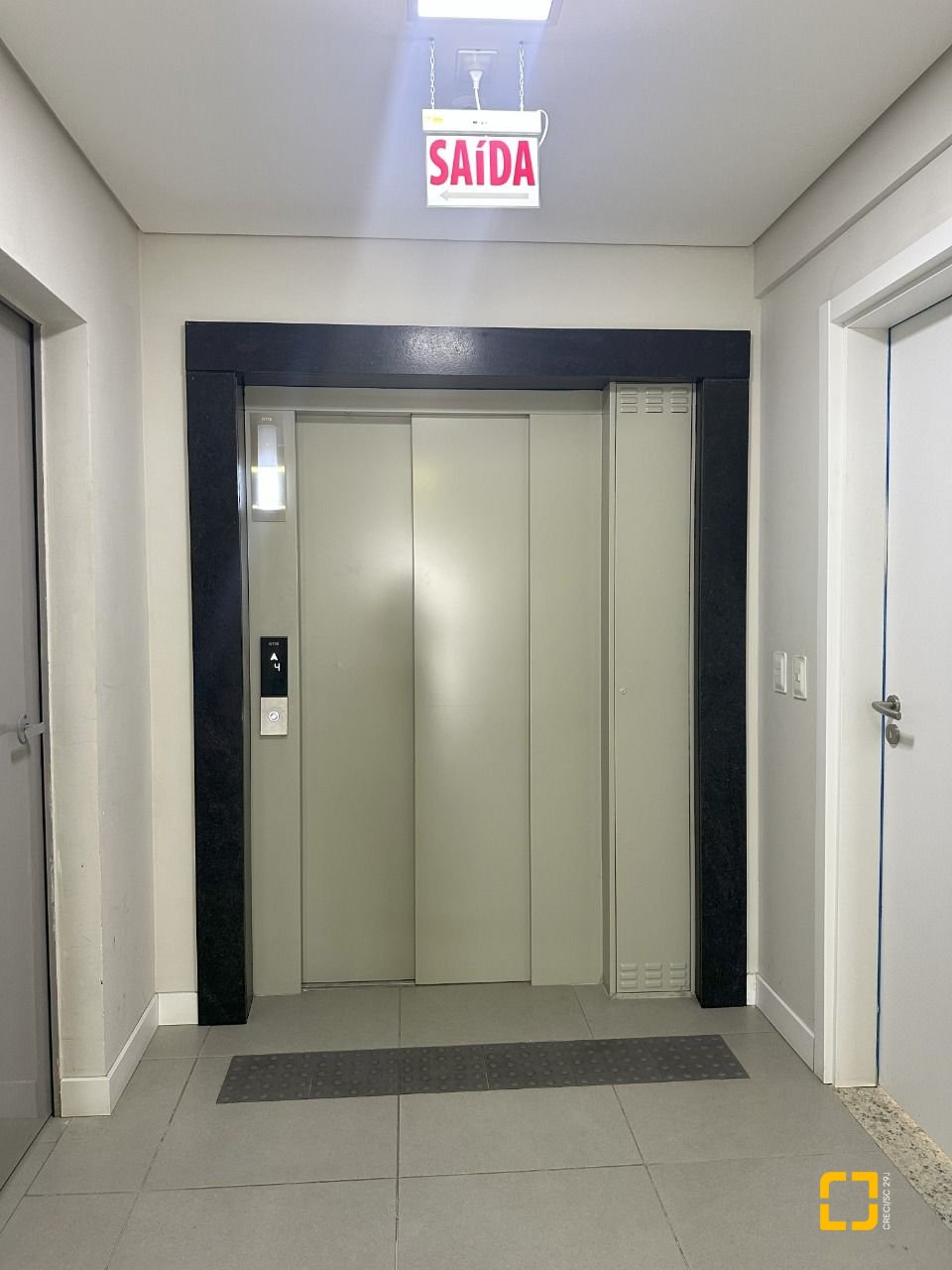 Sala com 30m², no bairro Ingleses em Florianópolis