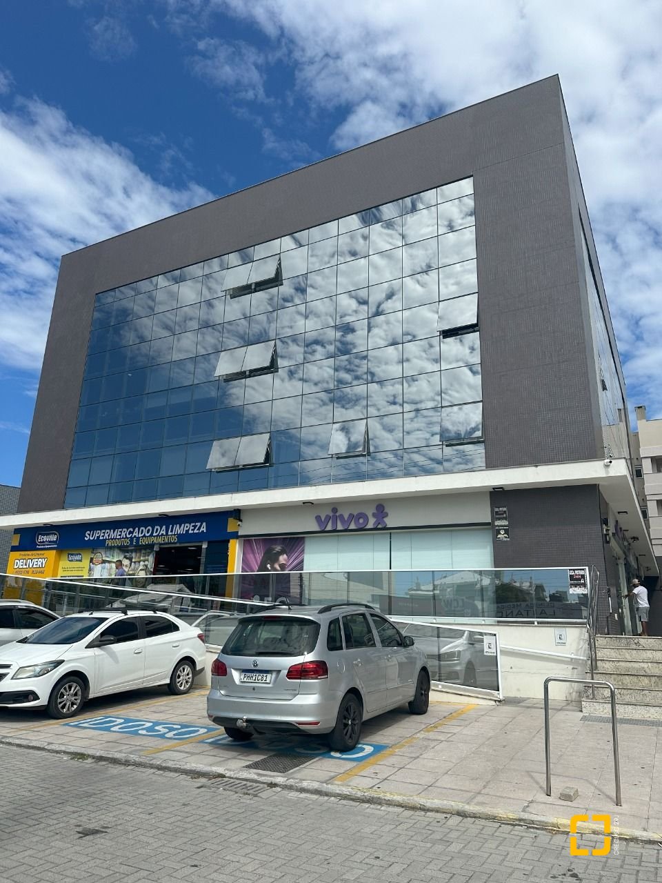 Sala com 30m², no bairro Ingleses em Florianópolis