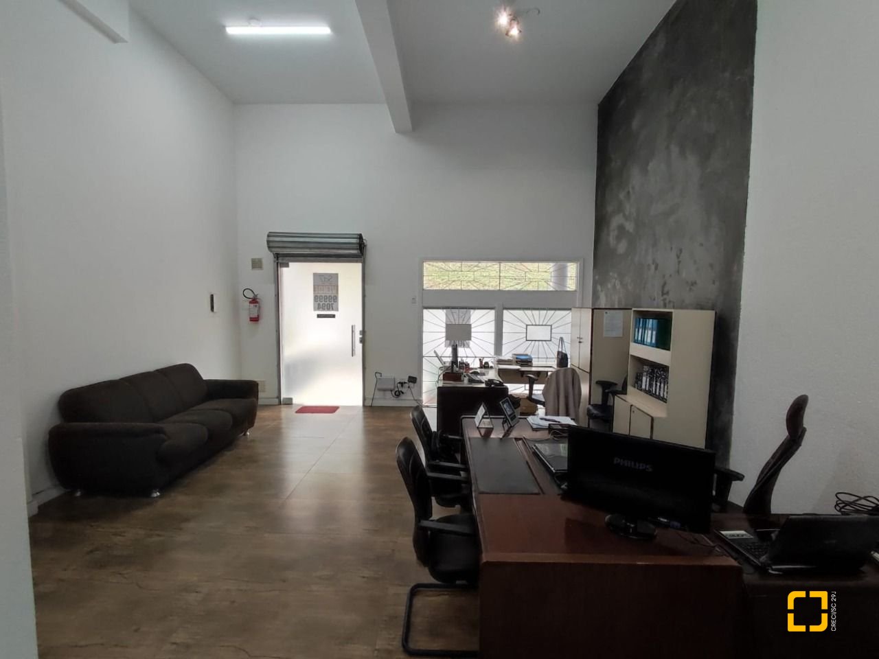Sala com 77m², no bairro Centro em Florianópolis