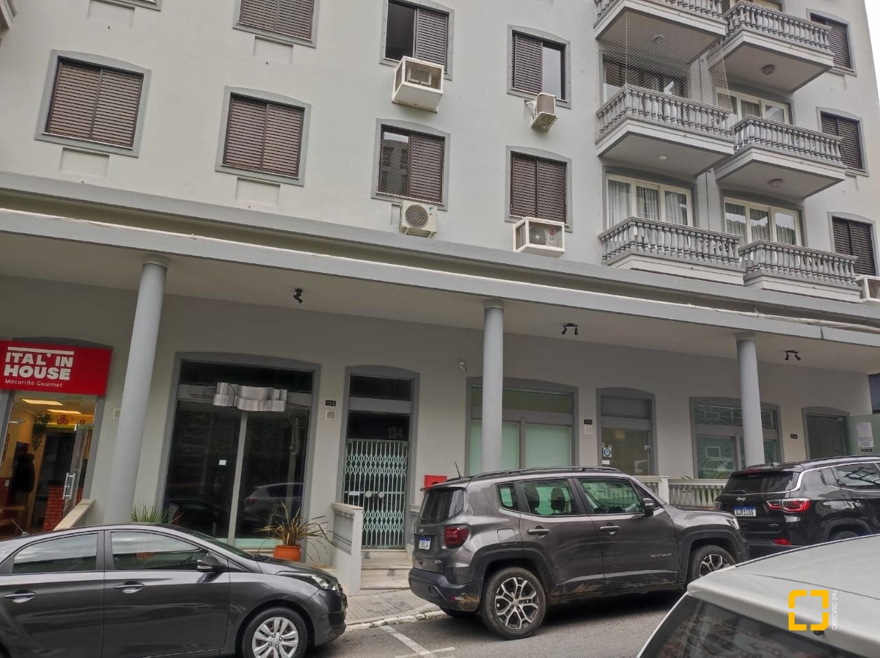 Sala com 77m², no bairro Centro em Florianópolis